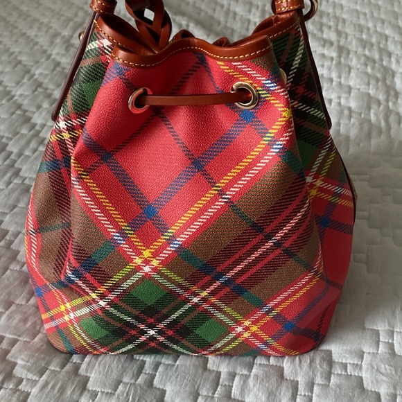 Dooney & Bourke Christmas Bucket bag! Gorgeous ♥️🎄 - Picture 6 of 8